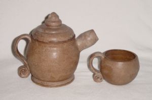 Quick,Amber-Teapot and cup, 2003
