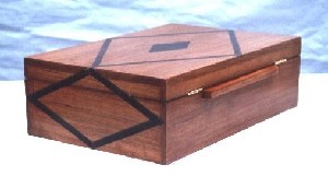 CHERRY PIE - Inlaid & Hand Crafted Wooden Jewelry Box in Solid Cherry & Wenge