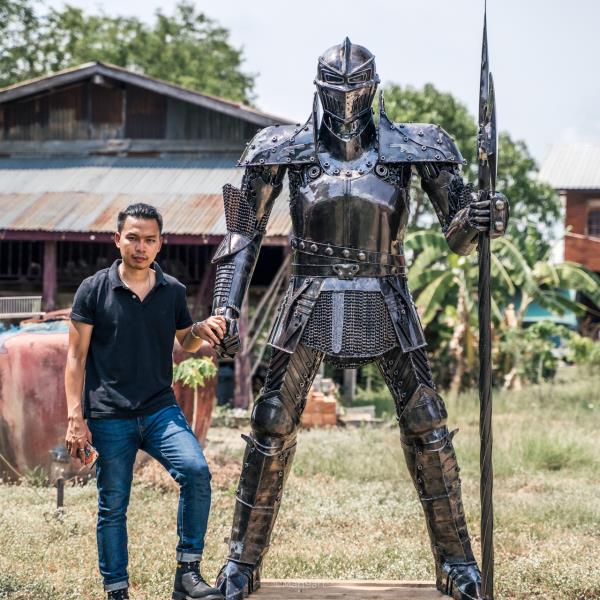 art,Mari9-Knight warrior scrap metal art sculpture 2.2 meter